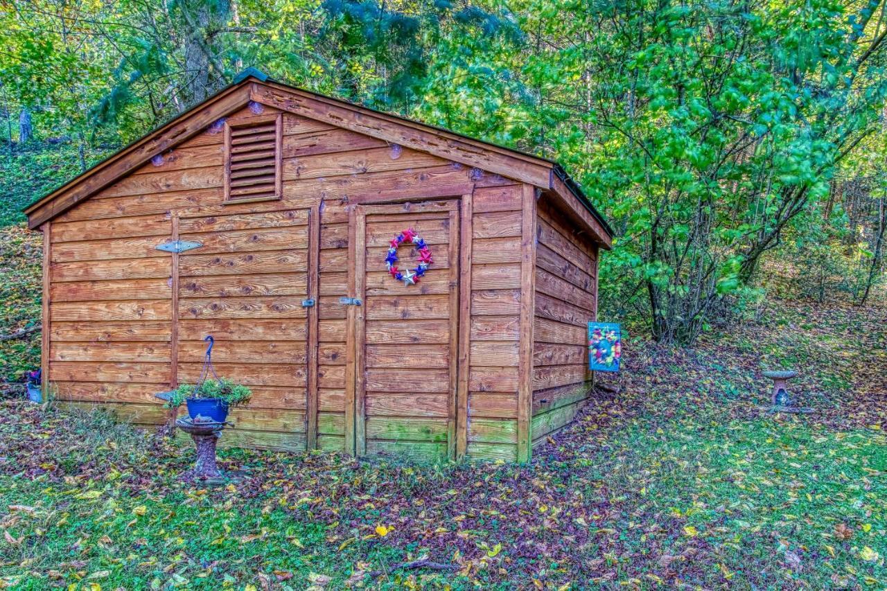 Cozy Creek Cabin Піджен-Фордж Екстер'єр фото